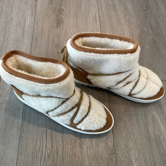 BEEK  Suede Shearling Boots Size 9 NWOT - Picture 4 of 8